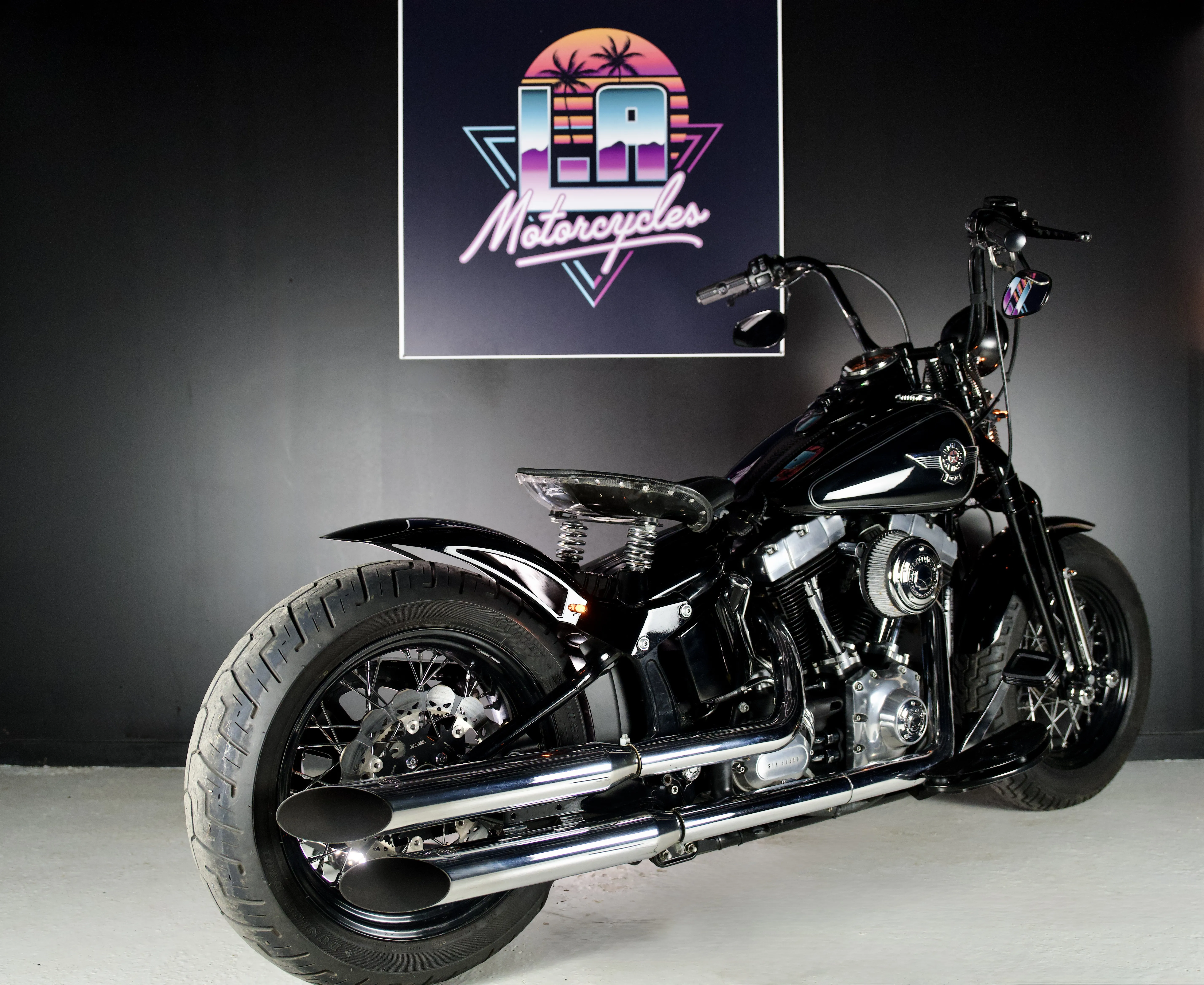 Cross Bones vue de trois-quarts