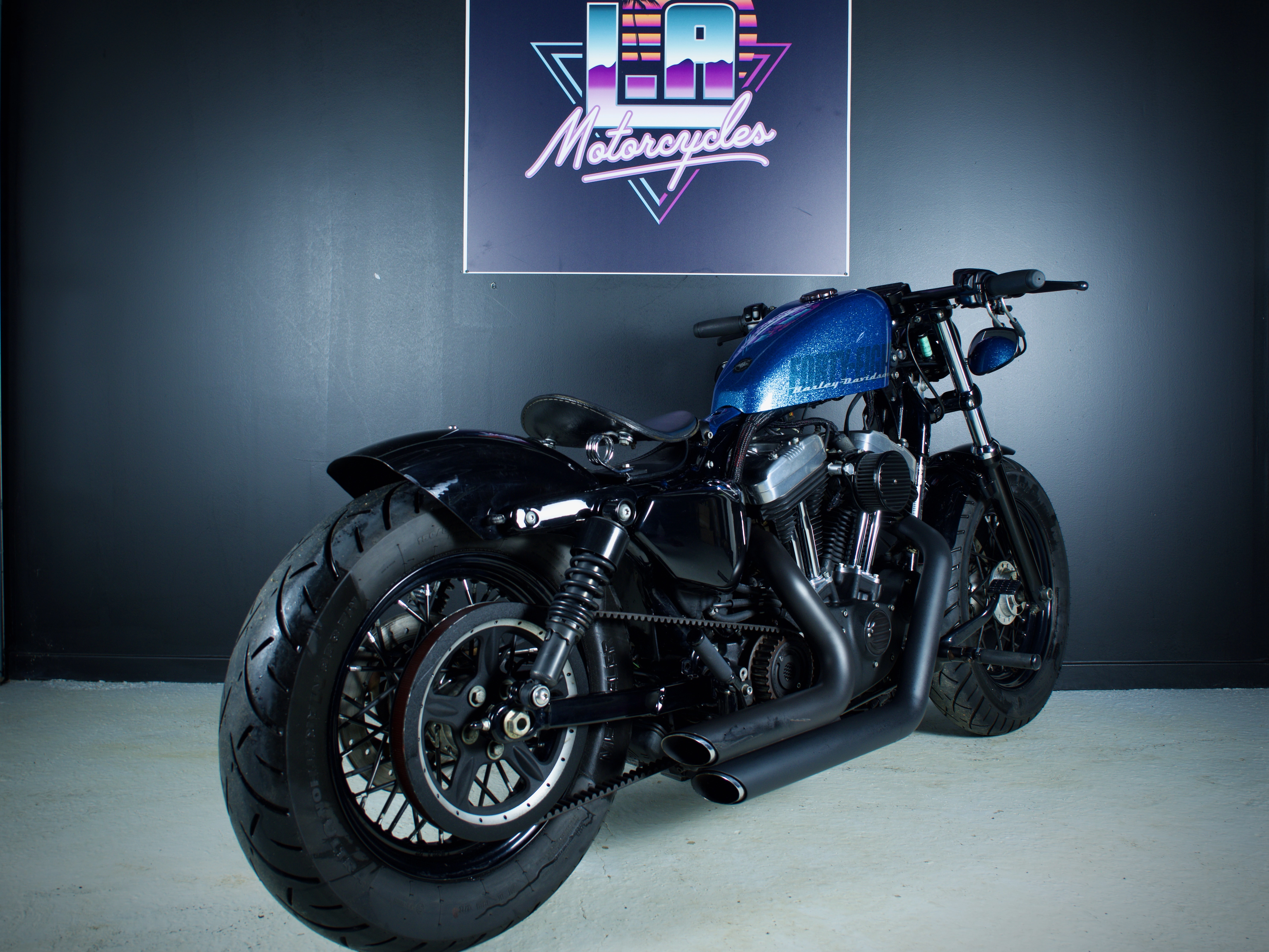 Vue arrière montrant le garde-boue court