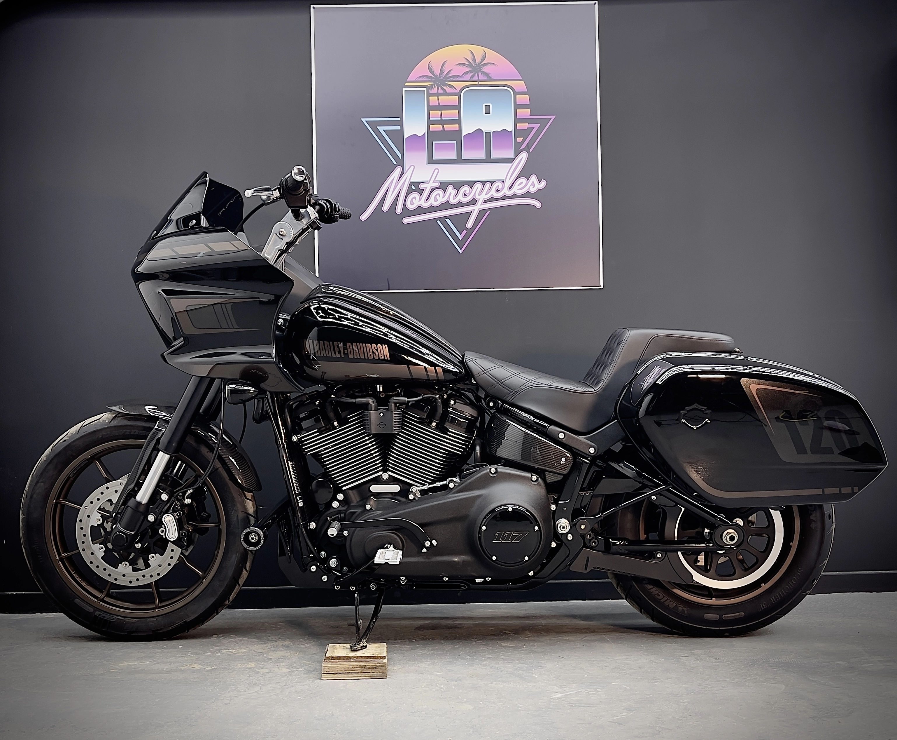 Vue latérale avec sacoches